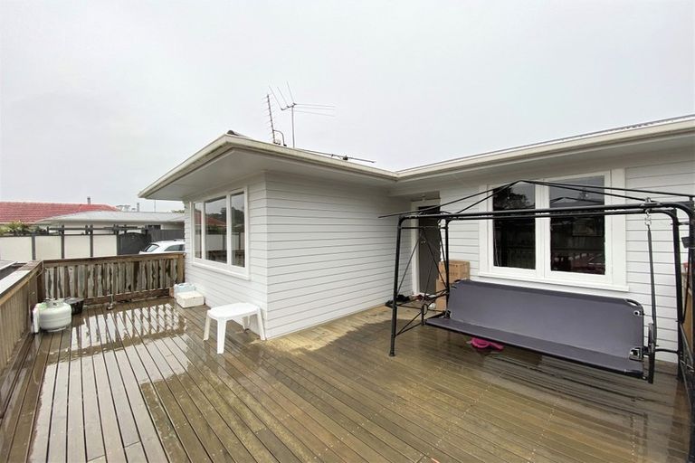 Photo of property in 140 Ennis Avenue, Pakuranga Heights, Auckland, 2010