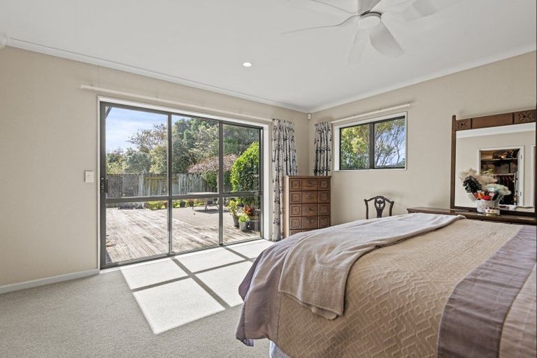 Photo of property in 9 Rosebank Avenue, Kelvin Grove, Palmerston North, 4414