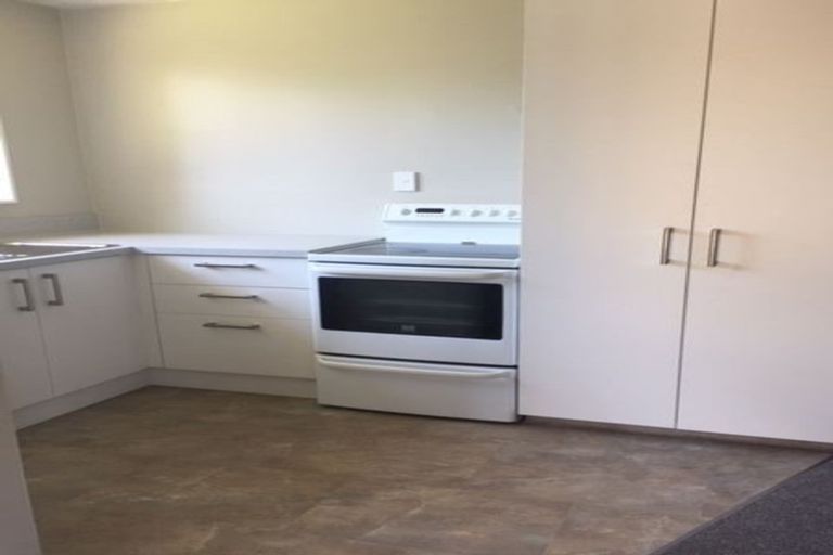 Photo of property in 2/73 Solomon Avenue, Redwood, Christchurch, 8051