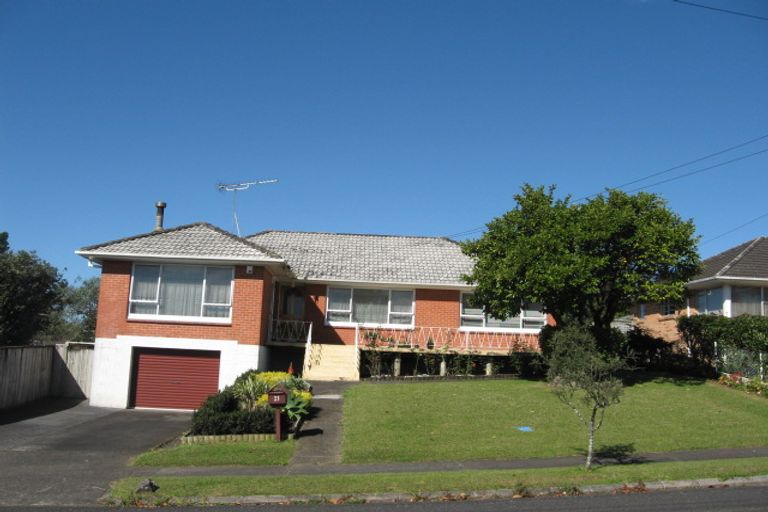 Photo of property in 21 Portadown Avenue, Pakuranga Heights, Auckland, 2010