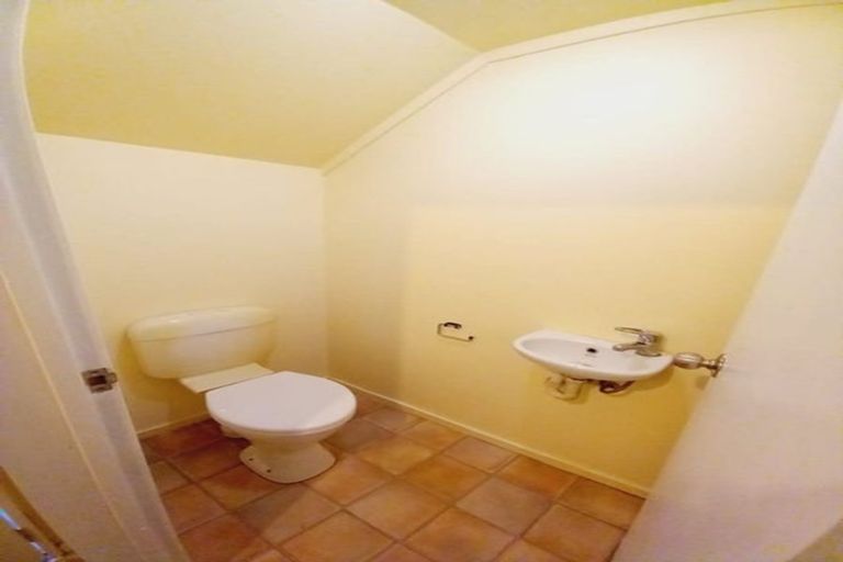 Photo of property in 19/8 Margan Avenue, New Lynn, Auckland, 0600