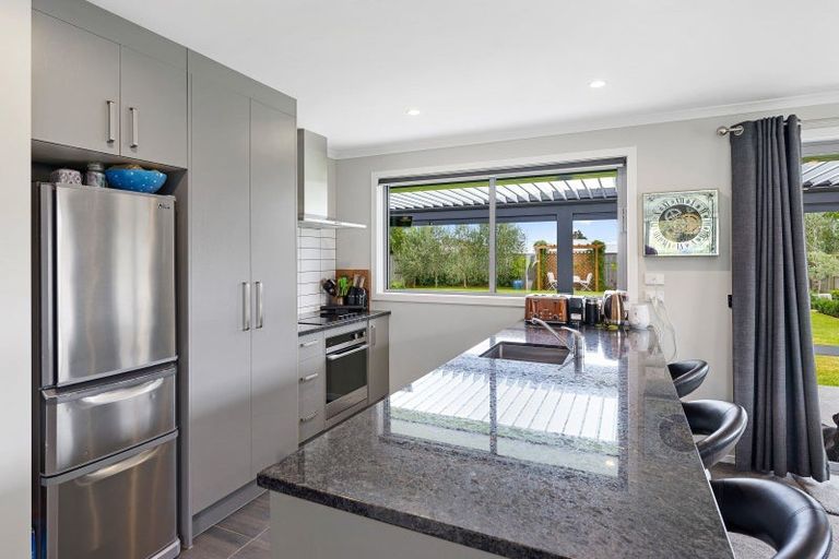 Photo of property in 4 Pohatu Lane, Otaki, 5512