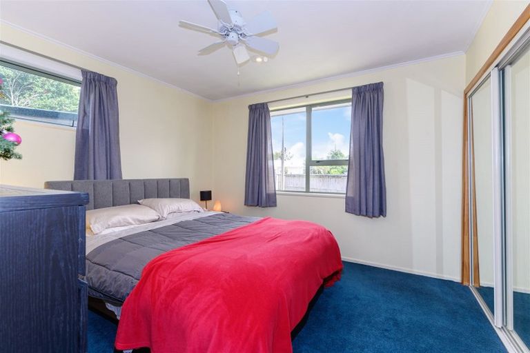 Photo of property in 85 Gloria Avenue, Te Atatu Peninsula, Auckland, 0610