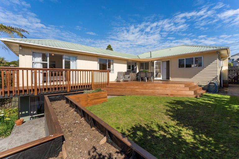 Photo of property in 133 Pioneer Road, Moturoa, New Plymouth, 4310