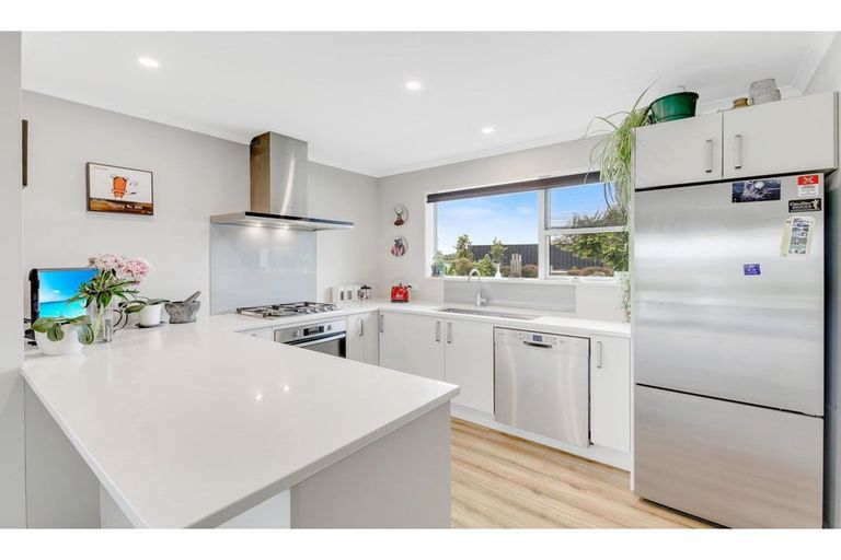 Photo of property in 5 Northside Drive, Waikuku, 7473