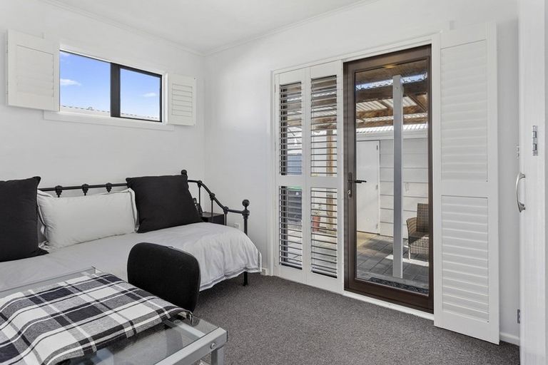 Photo of property in 1 Ensors Place, Waikuku Beach, 7402