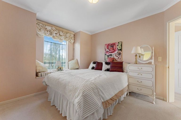 Photo of property in 4 Karina Terrace, Roslyn, Palmerston North, 4414