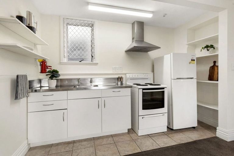 Photo of property in 7 Douglas Street, Mount Cook, Wellington, 6021