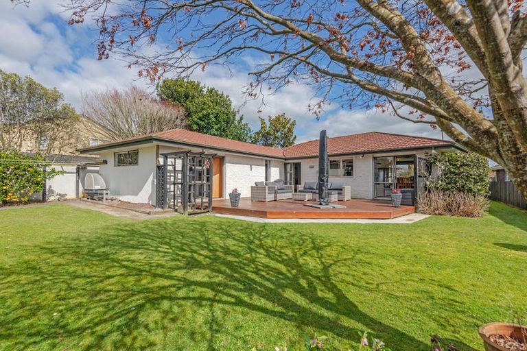 Photo of property in 18 Truscott Grove, Awapuni, Palmerston North, 4412