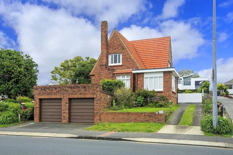 Photo of property in 200 Hurstmere Road, Takapuna, Auckland, 0622