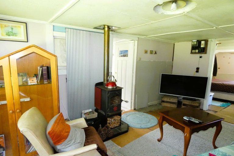 Photo of property in 72 Snodgrass Road, Westport, 7892