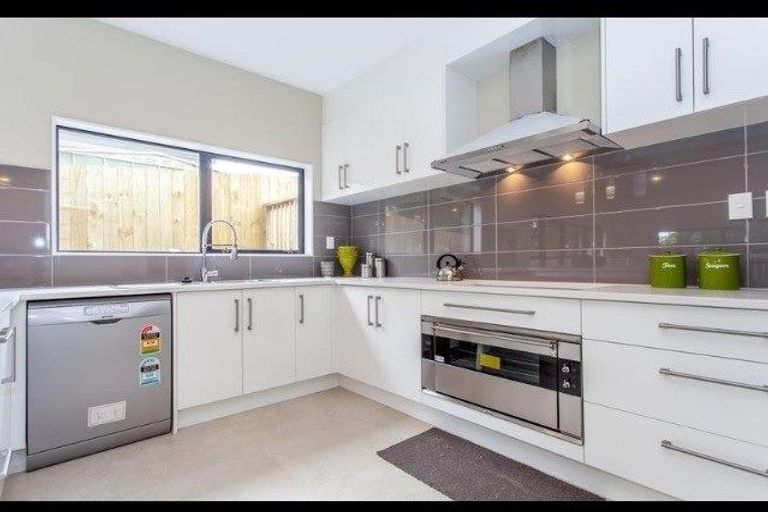 Photo of property in 174a Forrest Hill Road, Forrest Hill, Auckland, 0620