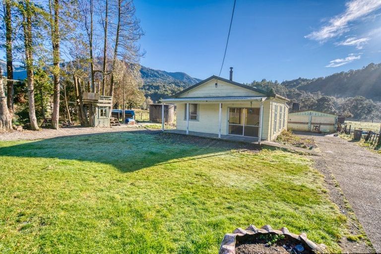 Photo of property in 142 Roa Road, Blackball, 7804