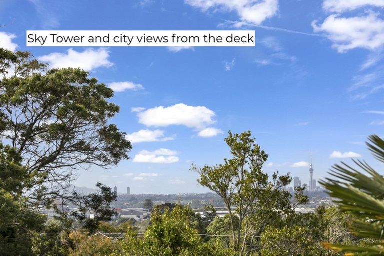 Photo of property in 49 Cron Avenue, Te Atatu South, Auckland, 0610