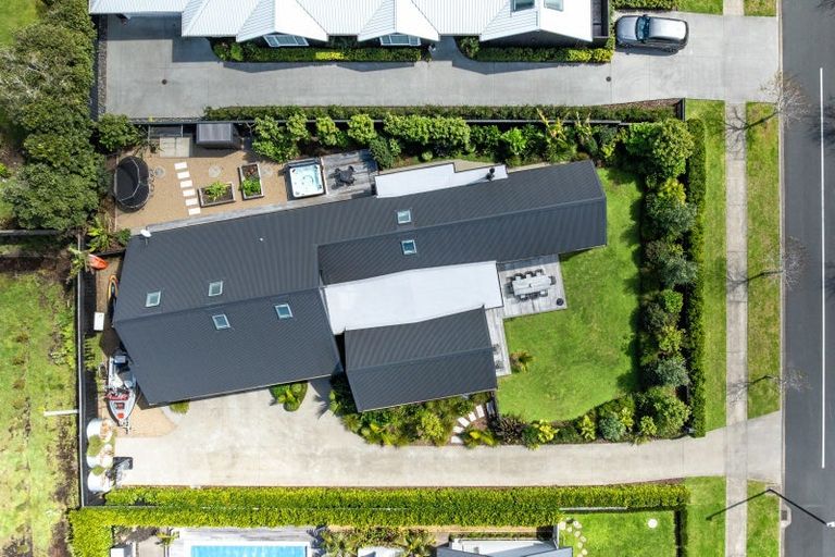 Photo of property in 75 Sandpiper Avenue, Point Wells, 0986