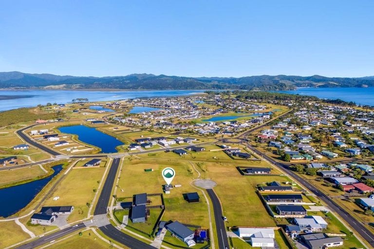 Photo of property in 7 Riria Way, Matarangi, 3592