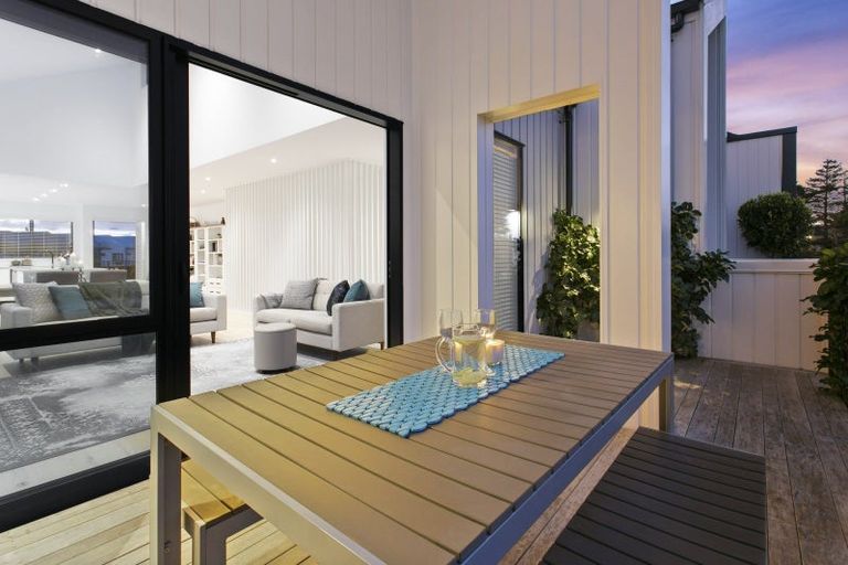 Photo of property in 30 Catalina Bay Drive, Hobsonville, Auckland, 0616