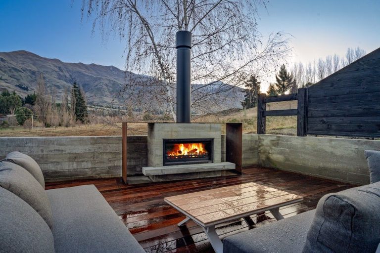 Photo of property in 7 Kamana Rise, Wanaka, 9382