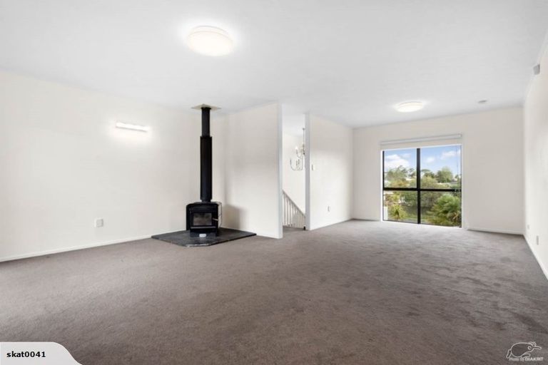 Photo of property in 19 Crosby Road, West Harbour, Auckland, 0618