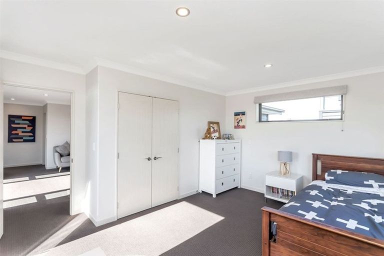 Photo of property in 4 Meadowcroft Lane, Harewood, Christchurch, 8051