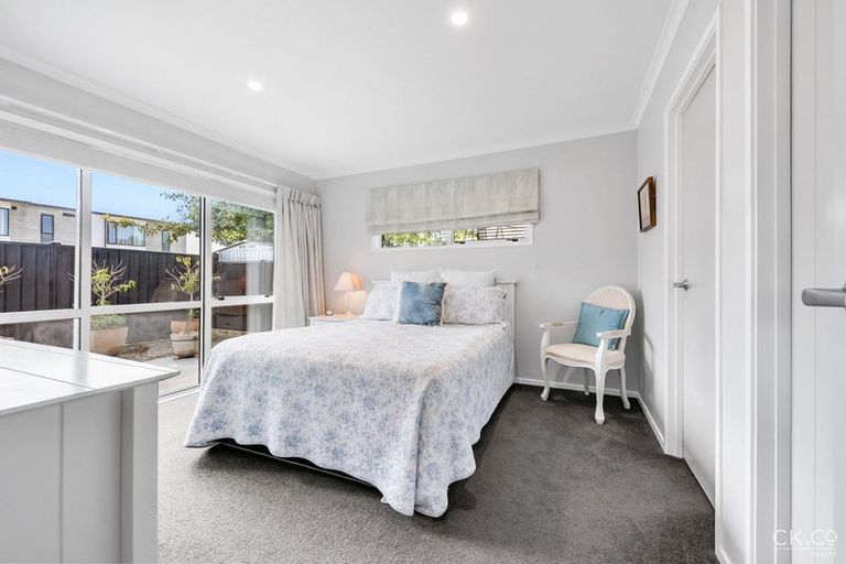 Photo of property in 12 Passchendaele Grove, Trentham, Upper Hutt, 5018