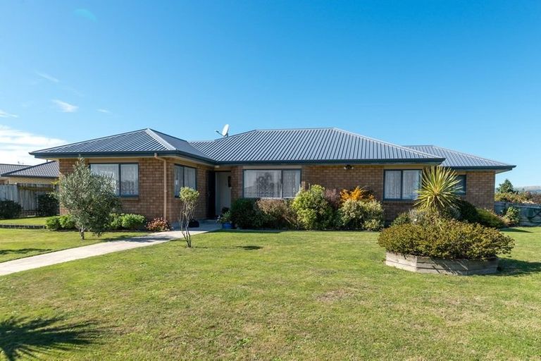 Photo of property in 99 Peter Hall Drive, Kelvin Grove, Palmerston North, 4414