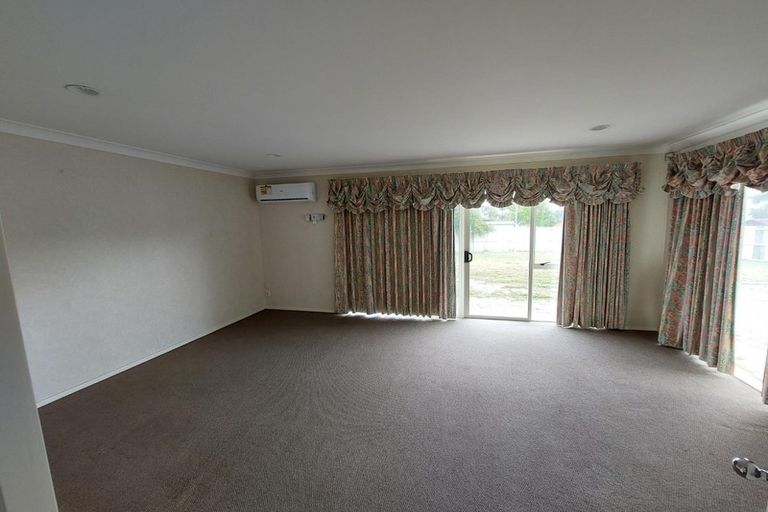 Photo of property in 11 Santa Ana Drive, Shamrock Park, Auckland, 2016