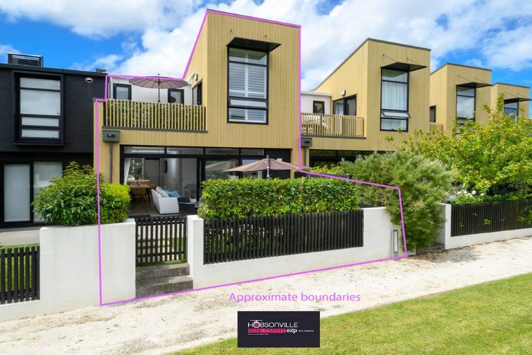 Photo of property in 21 Isitt Road, Hobsonville, Auckland, 0616