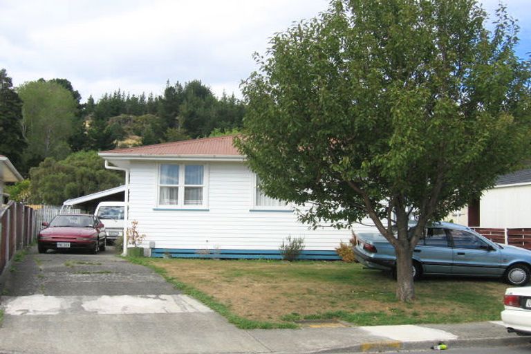 Photo of property in 12 Oregon Drive, Maoribank, Upper Hutt, 5018