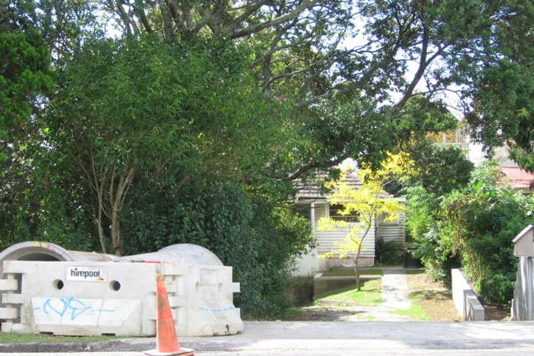 Photo of property in 21 Croydon Road, New Lynn, Auckland, 0600