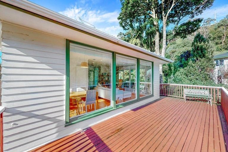 Photo of property in 26 Doris Gordon Crescent, Crofton Downs, Wellington, 6035