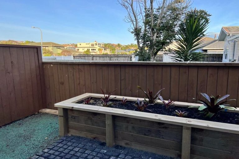 Photo of property in 3 Finesse Lane, Bucklands Beach, Auckland, 2012