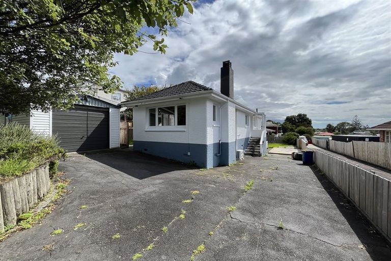 Photo of property in 55 Miro Street, New Lynn, Auckland, 0600