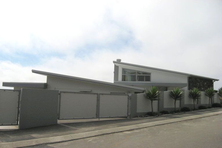 Photo of property in 4 Gazelle Lane, Redcliffs, Christchurch, 8081