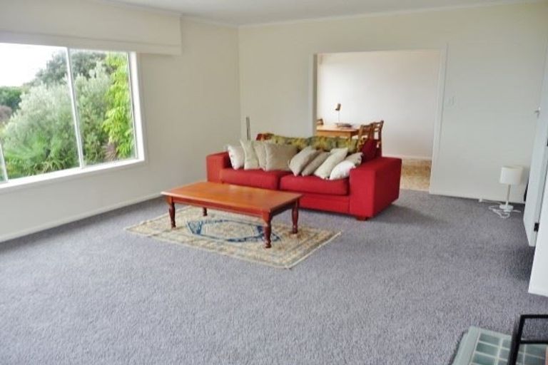 Photo of property in 16 Seaview Road, Cable Bay, 0420