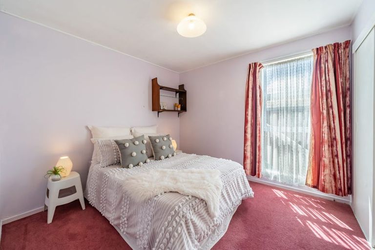 Photo of property in 6 Haast Close, Kelson, Lower Hutt, 5010