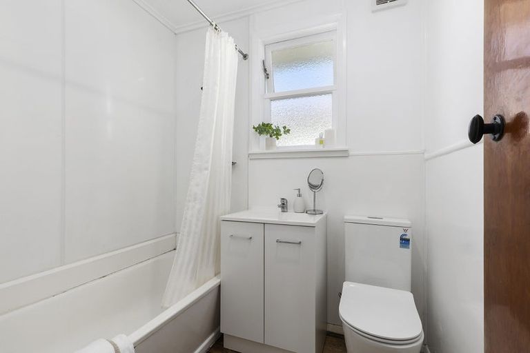 Photo of property in 57b Ranui Terrace, Tawa, Wellington, 5028