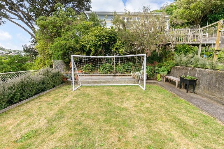 Photo of property in 25 Waikato Street, Island Bay, Wellington, 6023