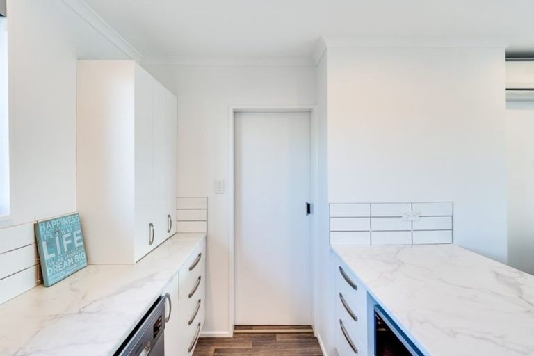 Photo of property in 11 Chester Street, Taradale, Napier, 4112