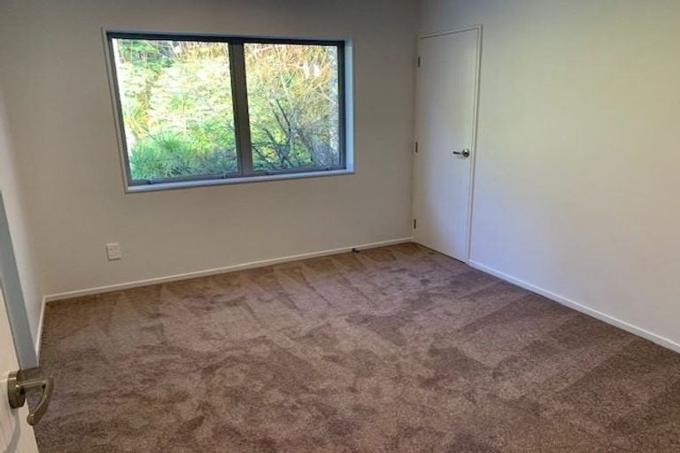 Photo of property in 8a Regency Place, Sunnynook, Auckland, 0632