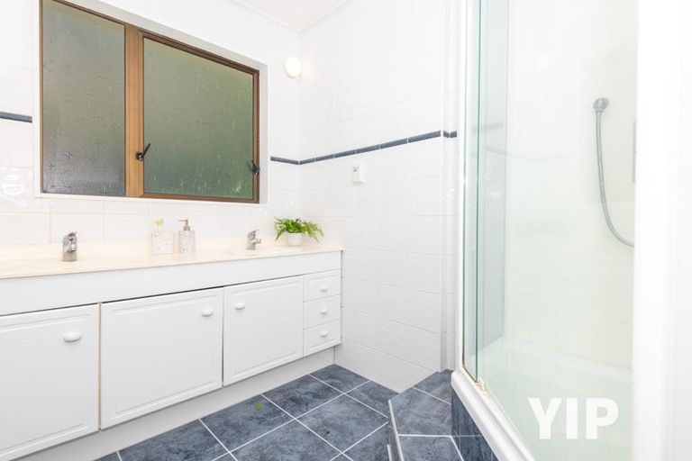 Photo of property in 81 Stewart Drive, Newlands, Wellington, 6037