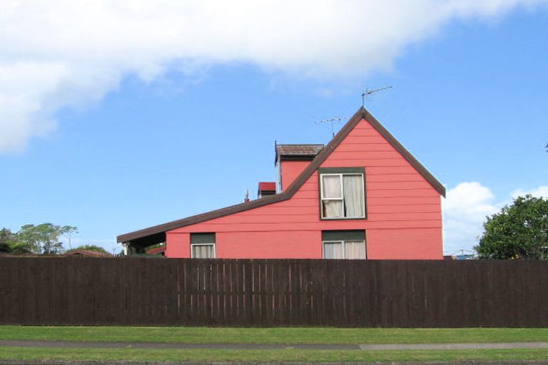 Photo of property in 1/68 Prince Regent Drive, Half Moon Bay, Auckland, 2012