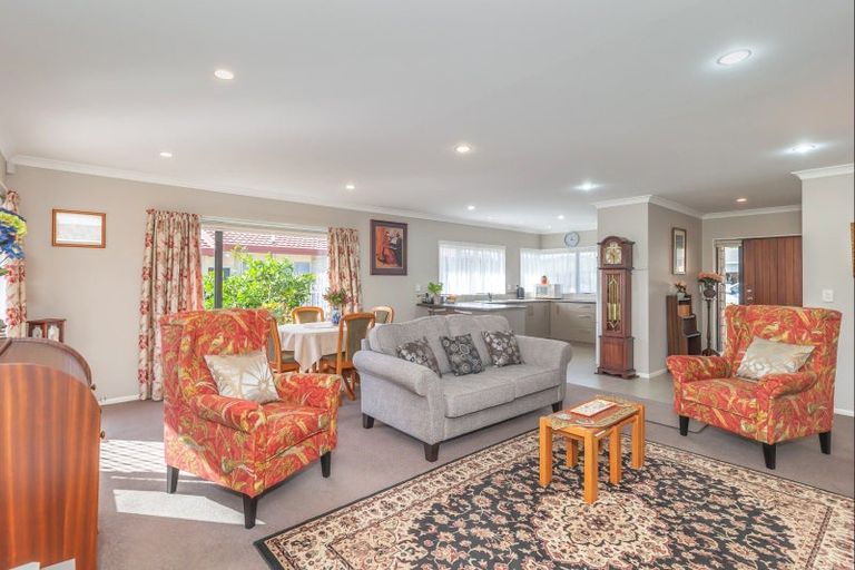 Photo of property in 63 Winchester Street, Levin, 5510