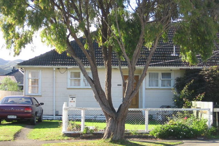 Photo of property in 4 Watkins Grove, Taita, Lower Hutt, 5011