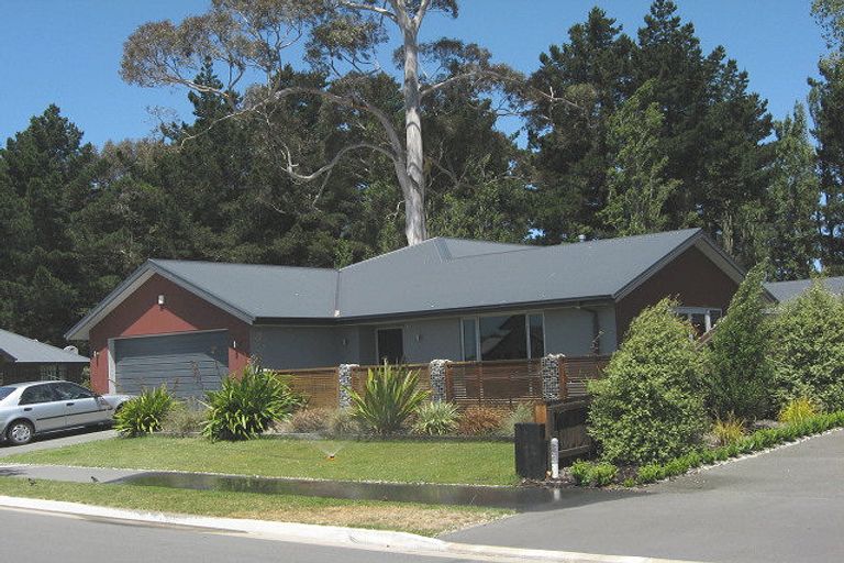 Photo of property in 7 Mataroa Place, Parklands, Christchurch, 8083