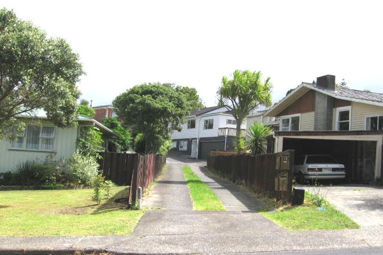 Photo of property in 2/12 Woodstock Road, Forrest Hill, Auckland, 0620