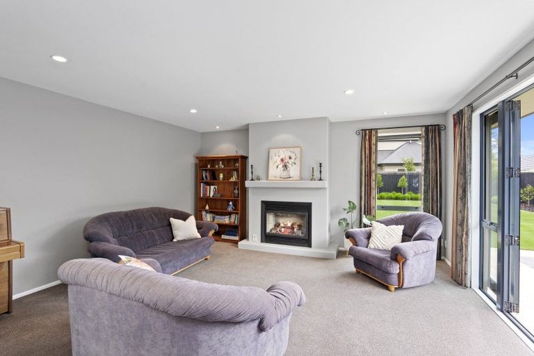 Photo of property in 9 Napoleon Close, Harewood, Christchurch, 8051