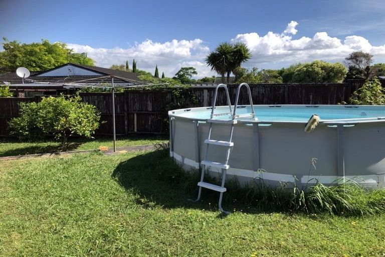 Photo of property in 61 Luton Avenue, Sunnyhills, Auckland, 2010