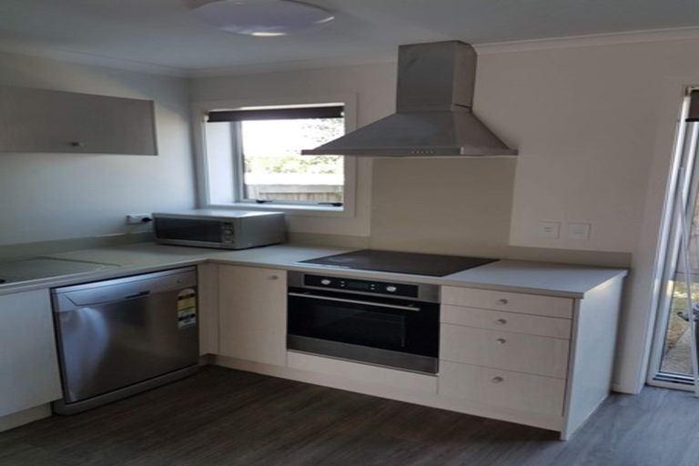 Photo of property in 37 Chiefs Court, Hamilton East, Hamilton, 3216