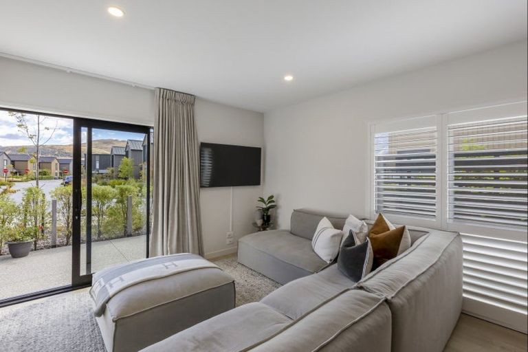 Photo of property in 29 Mulholland Drive, Jacks Point, 9371